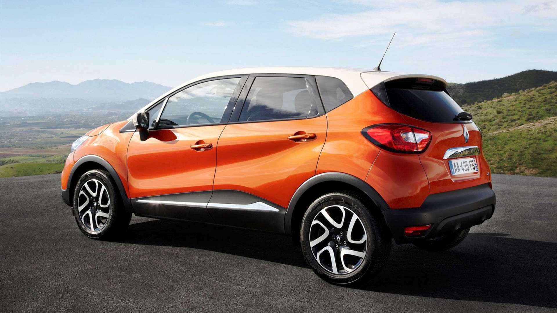 De nieuwe Renault Captur kan je bijvoorbeeld importeren